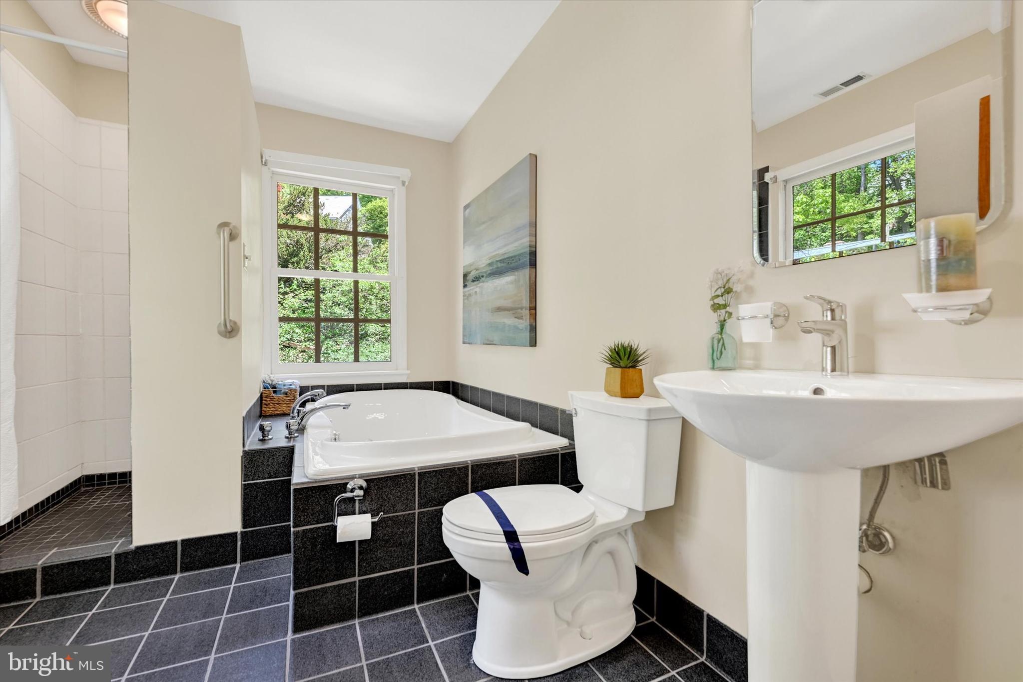 511 Edgevale Road Baltimore, MD 21210 - Photo 28 of 63 Primary Bath