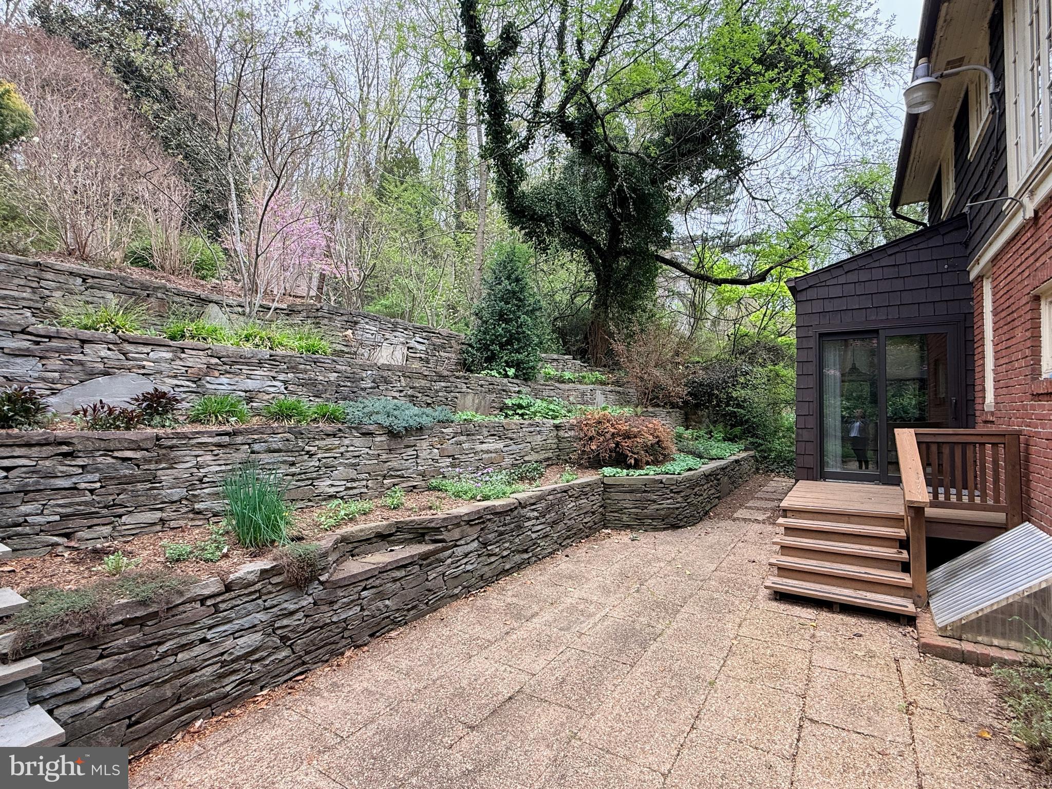 511 Edgevale Road Baltimore, MD 21210 - Photo 4 of 6