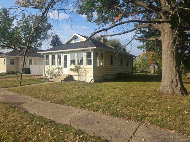 $179,900 | 1402 South Osborne Avenue, Janesville, WI 53546