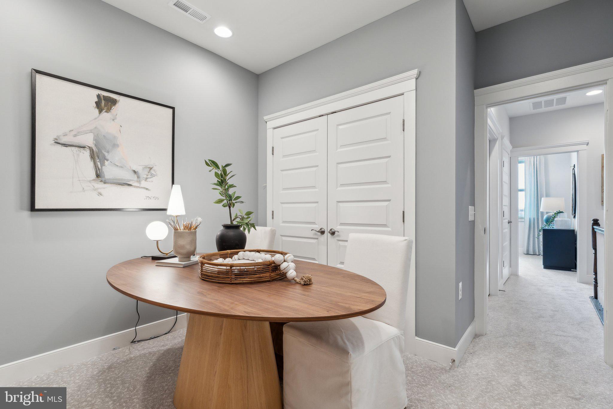 410 Granite Rdg Drive Winchester, VA 22603 - Photo 25 of 27 a view of a room with a table and chairs