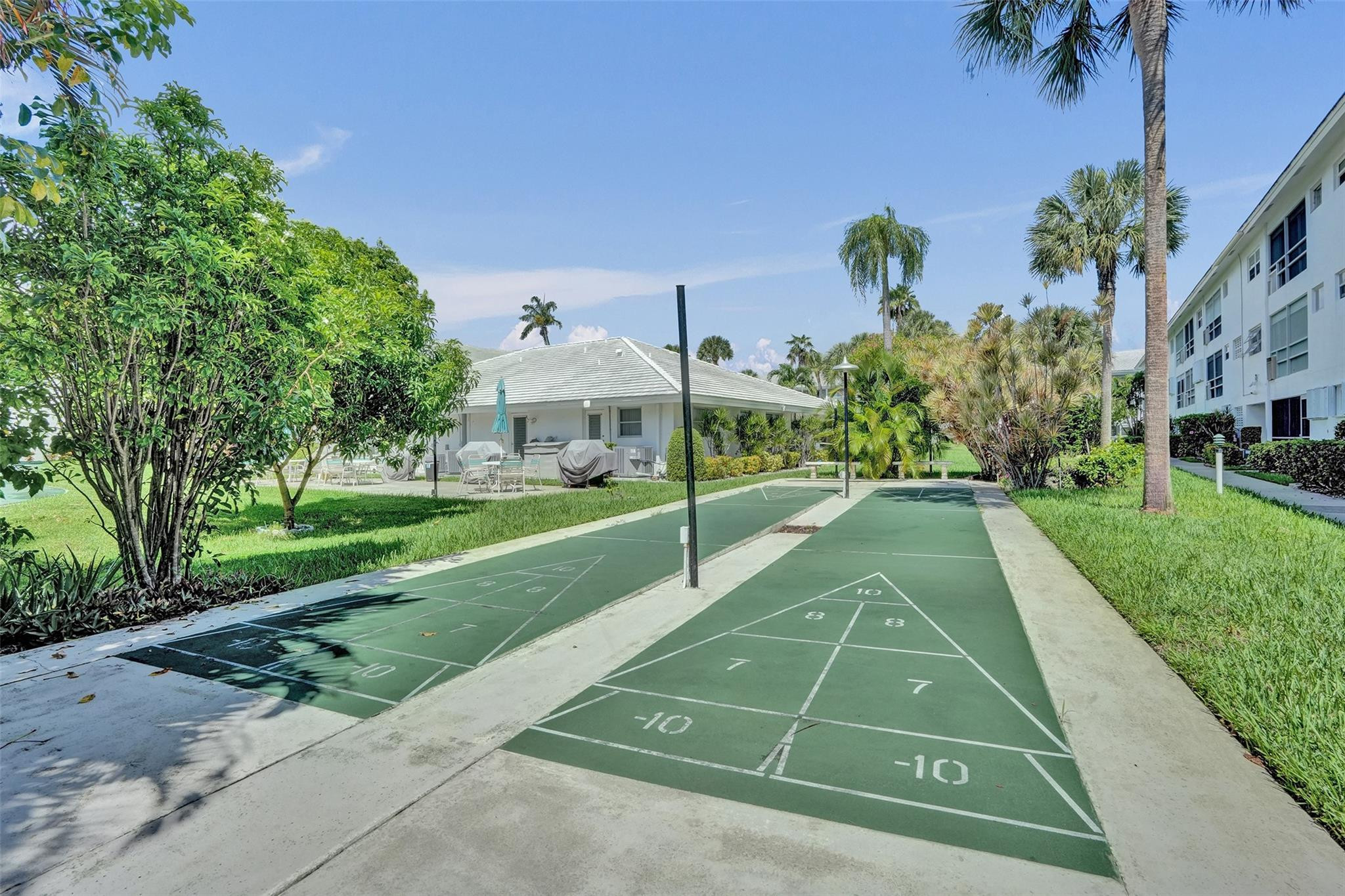 2050 Northeast 39th Street, Unit 203S Lighthouse Point, FL 33064 - Photo 14 of 16 a view of a basketball court