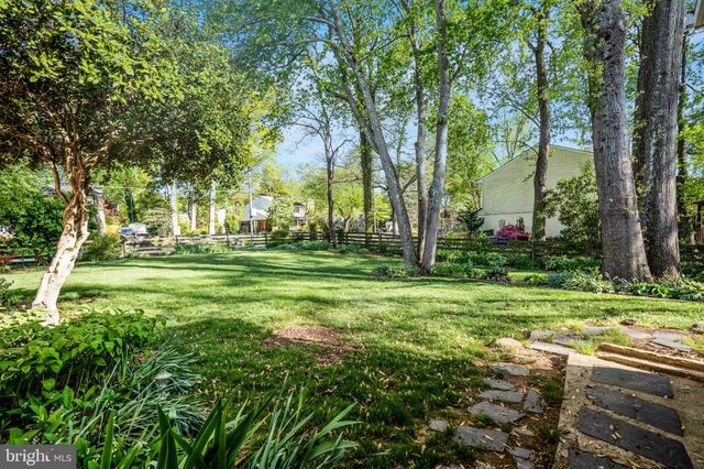 $850,000 | 2401 Childs Lane, Alexandria, VA 22308