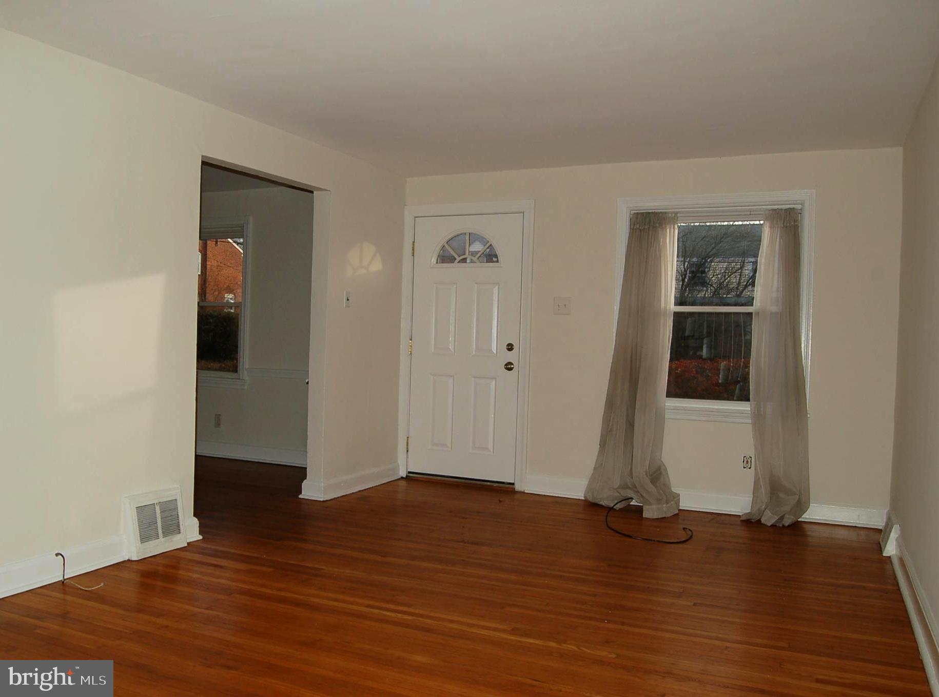 309 Village Road Wilmington, DE 19805 - Photo 3 of 16