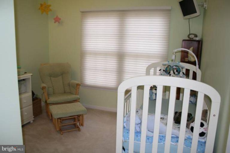311 Ridgepoint Place Gaithersburg, MD 20878 - Photo 16 of 30 Third Bedroom w/Double Window