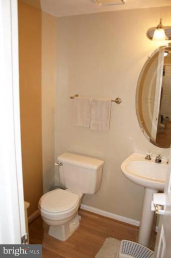 311 Ridgepoint Place Gaithersburg, MD 20878 - Photo 10 of 30 Lovely powder room w/updated fixtures & hardware