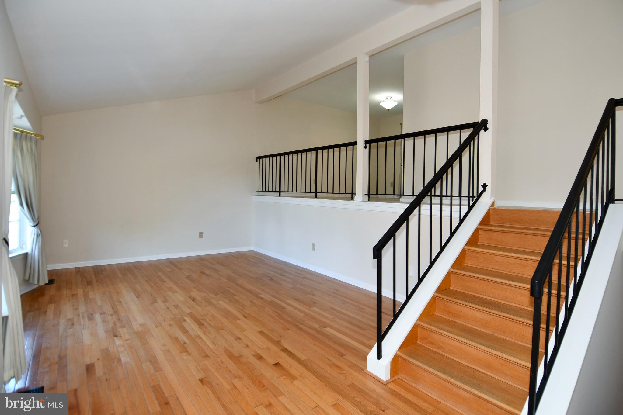 11061 Tottenham Lane Reston, VA 20194 - Photo 8 of 89