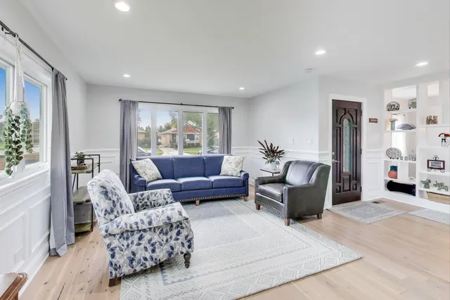 $600,000 | 8200 West Eastwood Avenue, Norridge, IL 60706