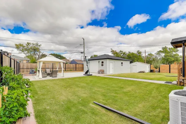 $600,000 | 8200 West Eastwood Avenue, Norridge, IL 60706