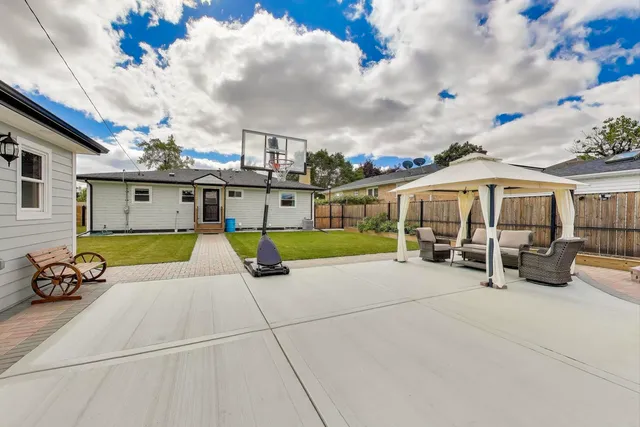 $600,000 | 8200 West Eastwood Avenue, Norridge, IL 60706