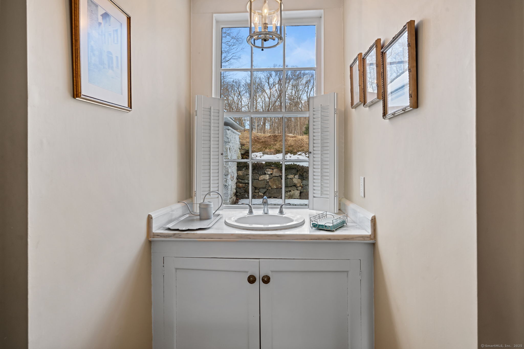 45 Great Pasture Road Redding, CT 06896 - Photo 16 of 39 Powder Room