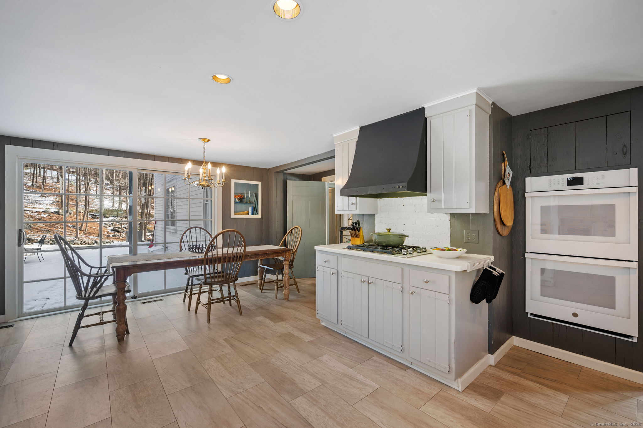 45 Great Pasture Road Redding, CT 06896 - Photo 18 of 39 Kitchen