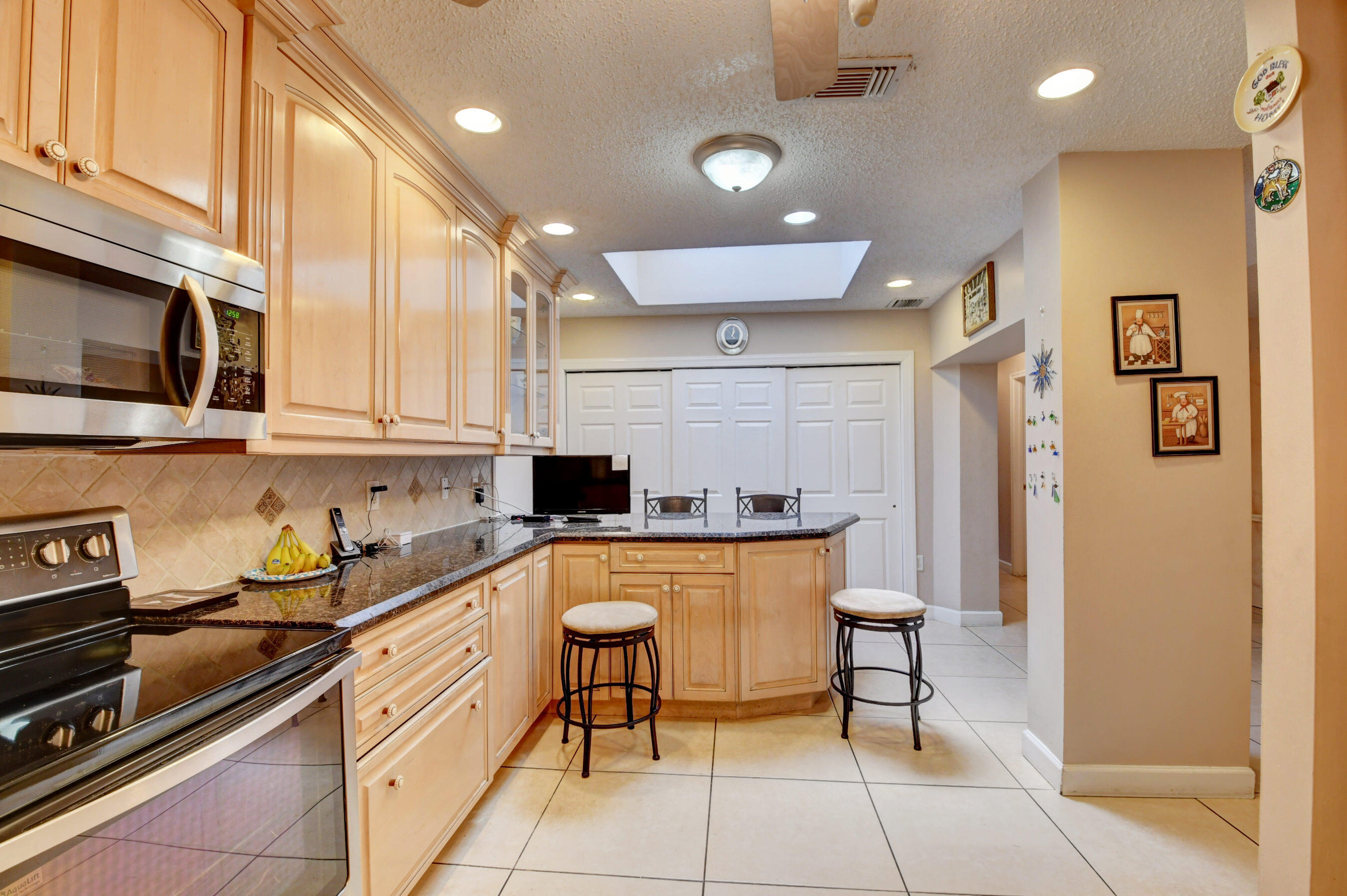 9088 Southwest 22nd Street, Unit C Boca Raton, FL 33428 - Photo 8 of 41 Kitchen