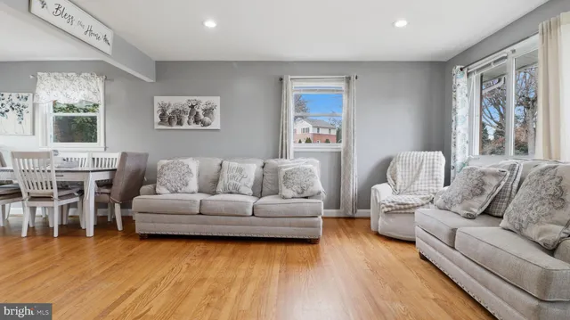 $470,000 | 115 West Seminary Avenue, Lutherville-Timonium, MD 21093