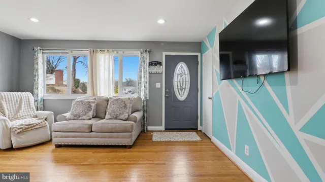 $470,000 | 115 West Seminary Avenue, Lutherville-Timonium, MD 21093