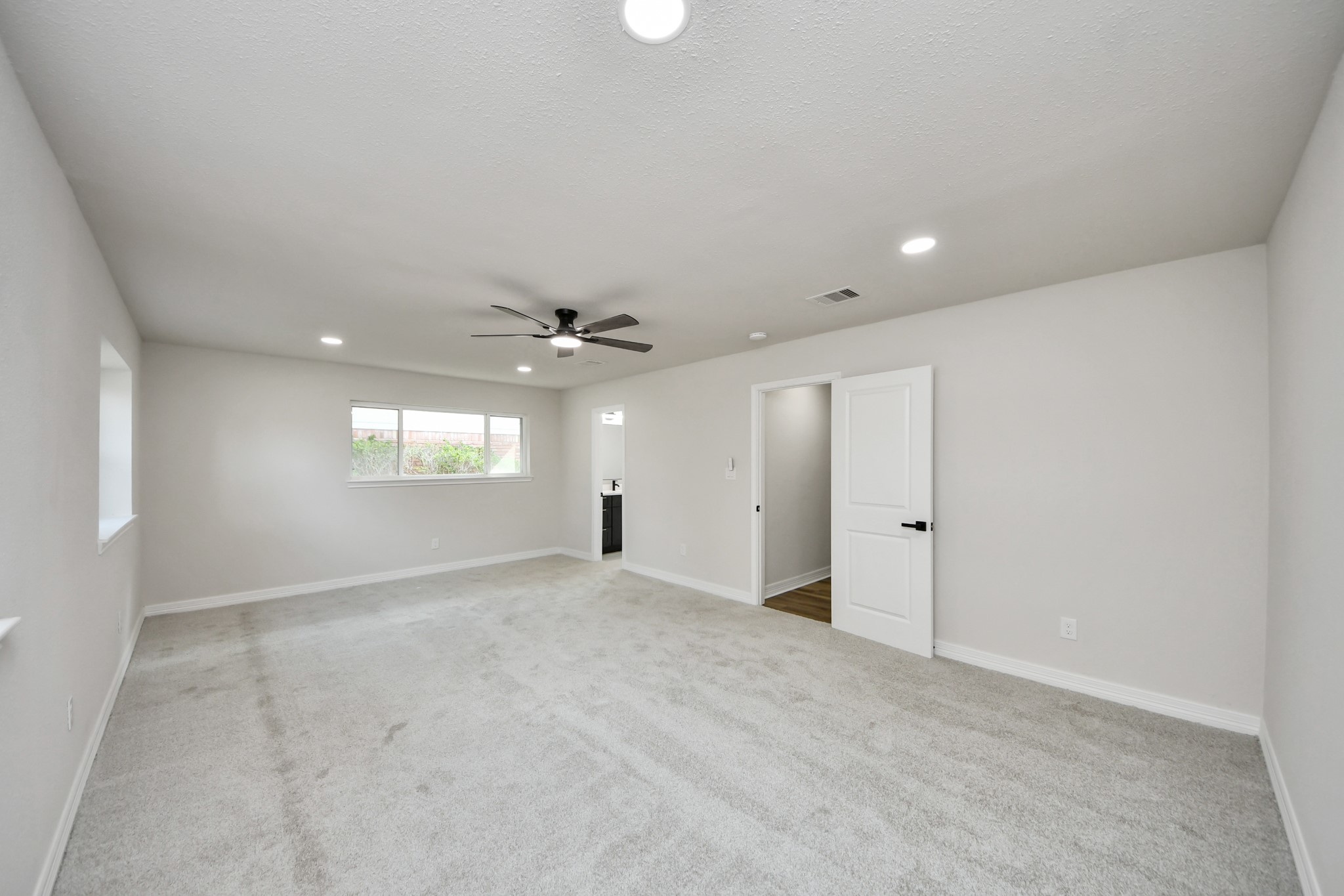 4311 Goldfinch Street Houston, TX 77035 - Photo 26 of 40 a view of an empty room