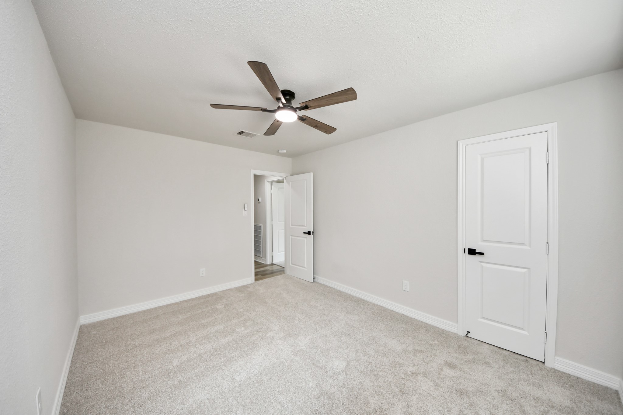 4311 Goldfinch Street Houston, TX 77035 - Photo 39 of 40 a view of an empty room