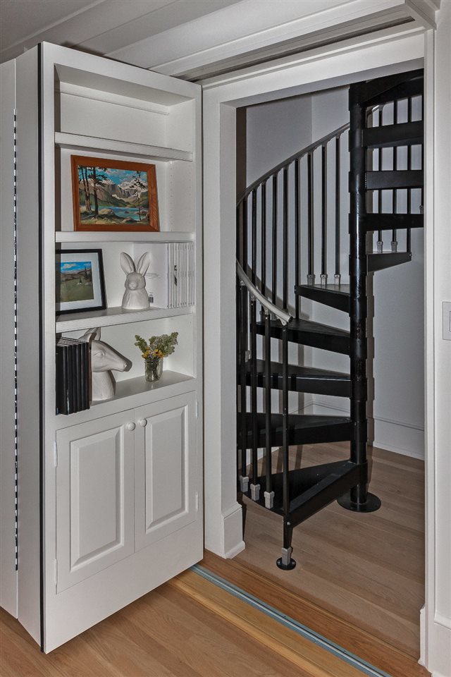 28 Rohde Avenue St. Augustine, FL 32084 - Photo 38 of 48 a view of a hallway with wooden floor and workspace