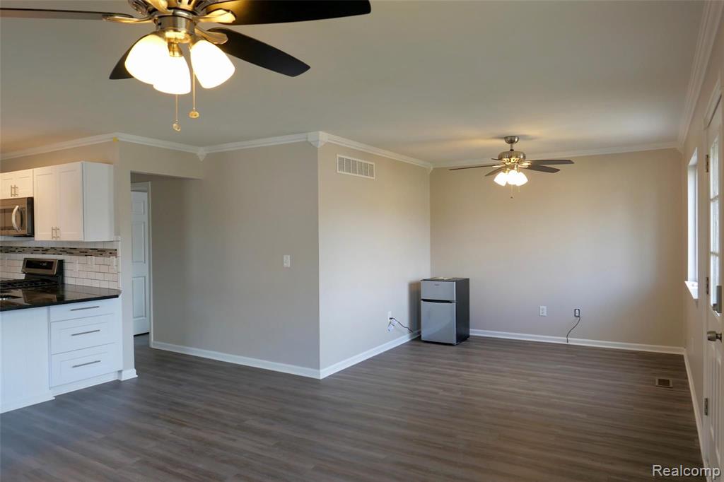 20440 East 14 Mile Road Roseville, MI 48066 - Photo 4 of 22