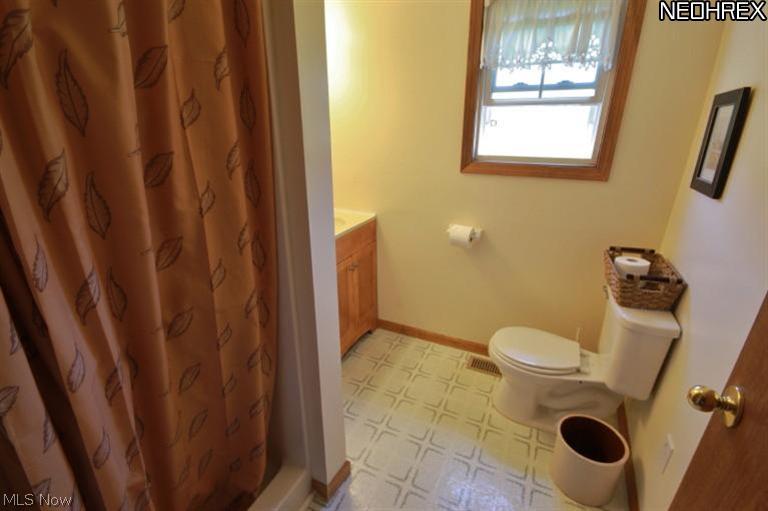 1740 Mollies Rock Road Dresden, OH 43821 - Photo 14 of 23 Full Bathroom