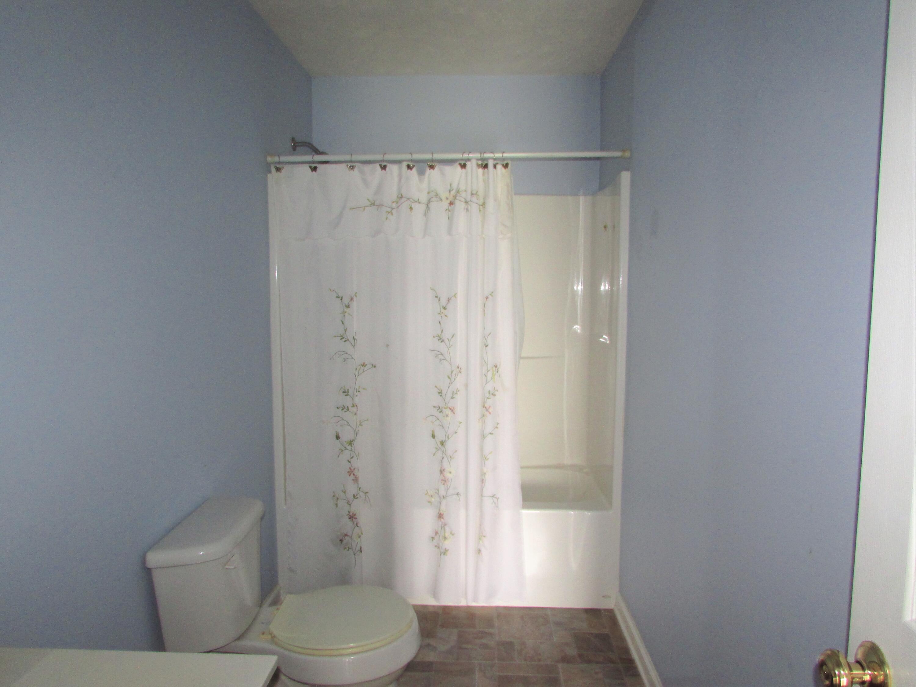 103 Bernie Lewis Road Elizabethton, TN 37643 - Photo 5 of 15 103 Bernie Lewis Road Elizabethton TN 37