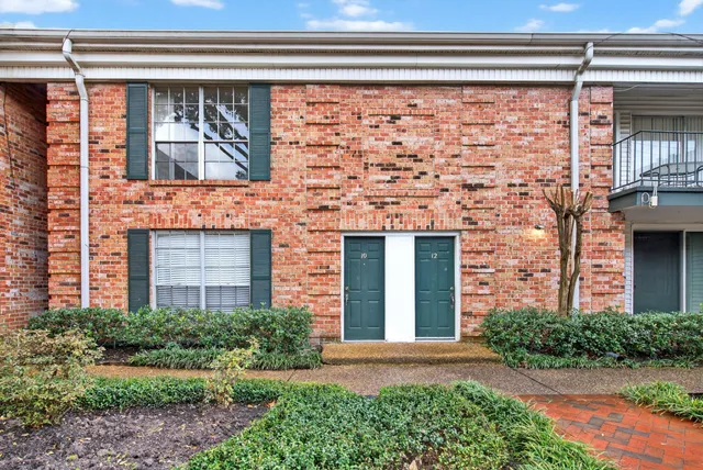 $1,325 | 3400 Timmons Lane, Unit 10, Houston, TX 77027