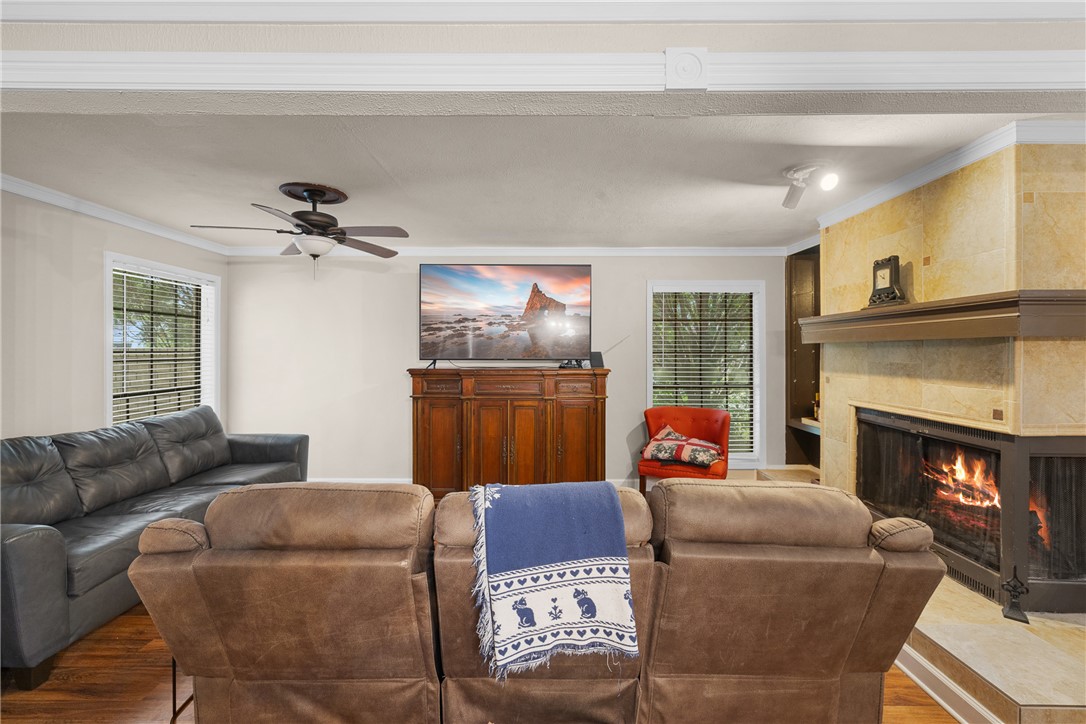 909 Westview Street Bryan, TX 77802 - Photo 4 of 25