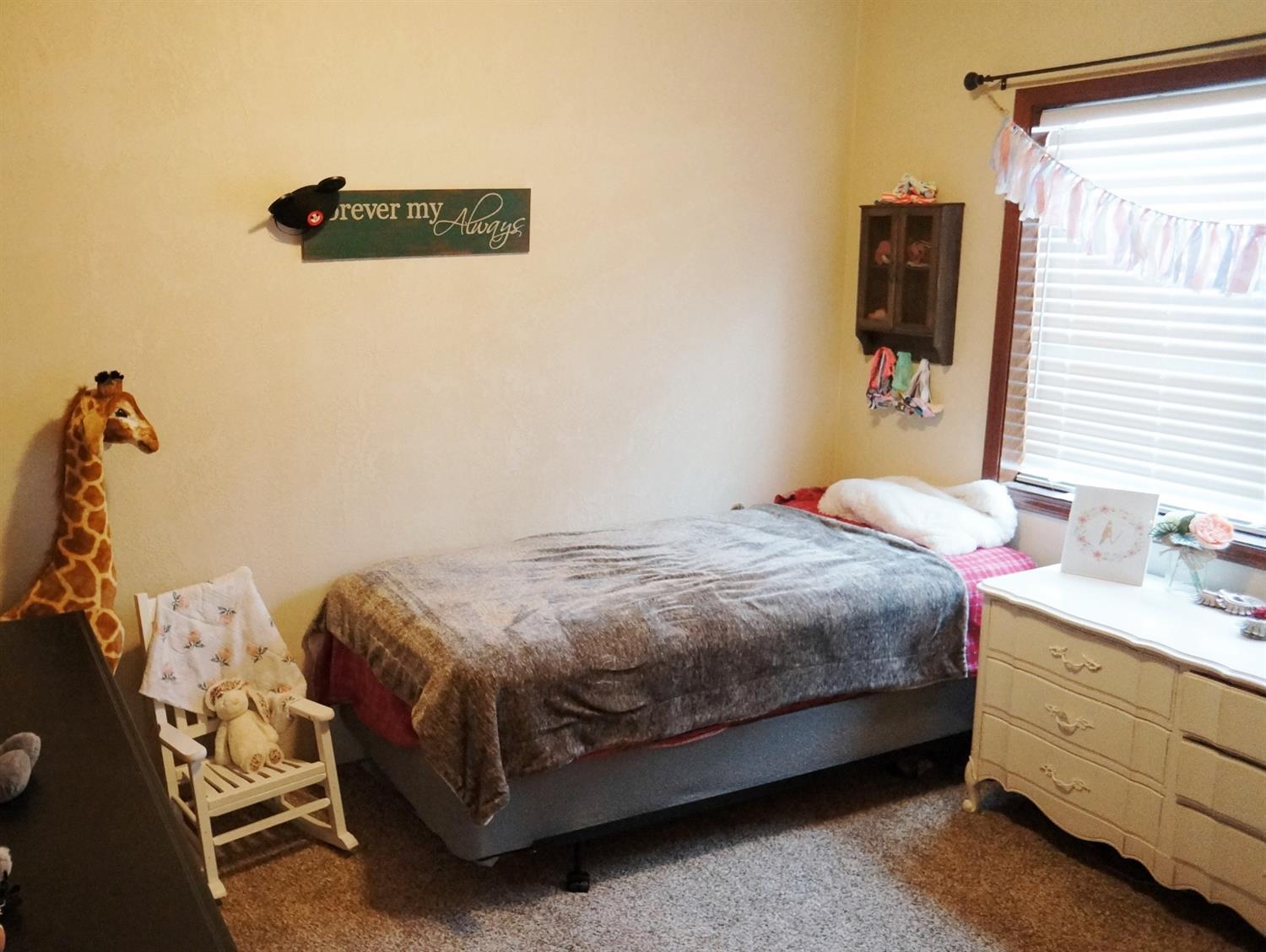 870 South Haskell Street Central Point, OR 97502 - Photo 11 of 17 Additional Photo