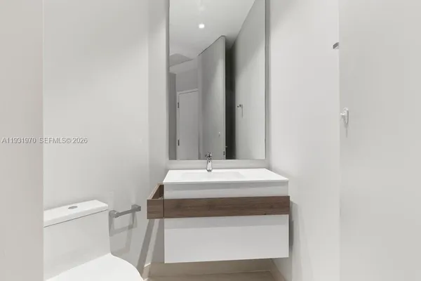 $6,600 | 1010 Southwest 2nd Avenue, Unit PH03, Miami, FL 33130