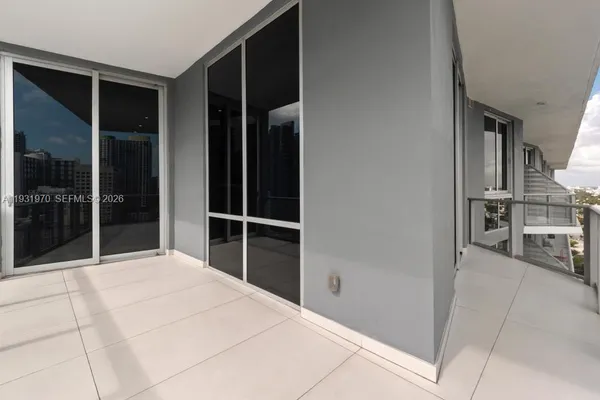 $6,600 | 1010 Southwest 2nd Avenue, Unit PH03, Miami, FL 33130