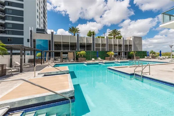 $6,600 | 1010 Southwest 2nd Avenue, Unit PH03, Miami, FL 33130
