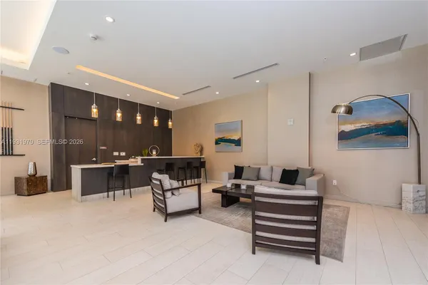 $6,600 | 1010 Southwest 2nd Avenue, Unit PH03, Miami, FL 33130
