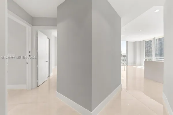 $6,600 | 1010 Southwest 2nd Avenue, Unit PH03, Miami, FL 33130