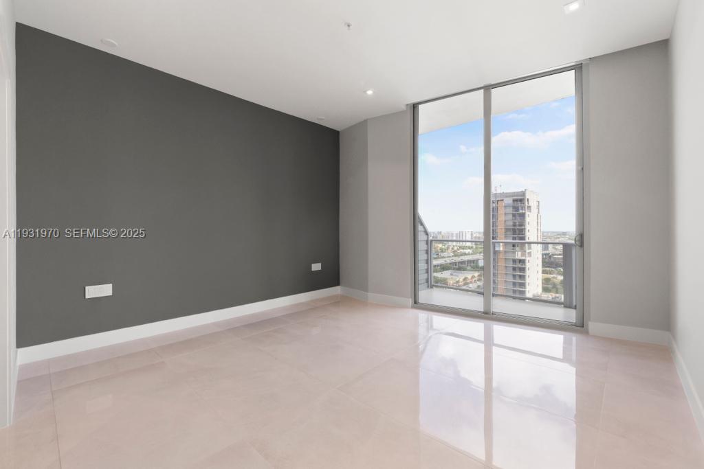 1010 Southwest 2nd Avenue, Unit PH03 Miami, FL 33130 - Photo 7 of 31