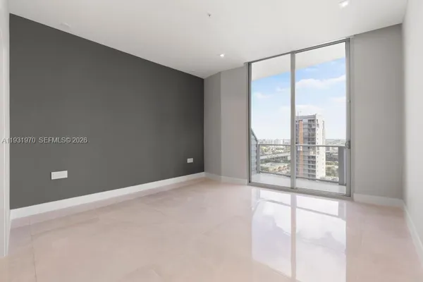 $6,600 | 1010 Southwest 2nd Avenue, Unit PH03, Miami, FL 33130