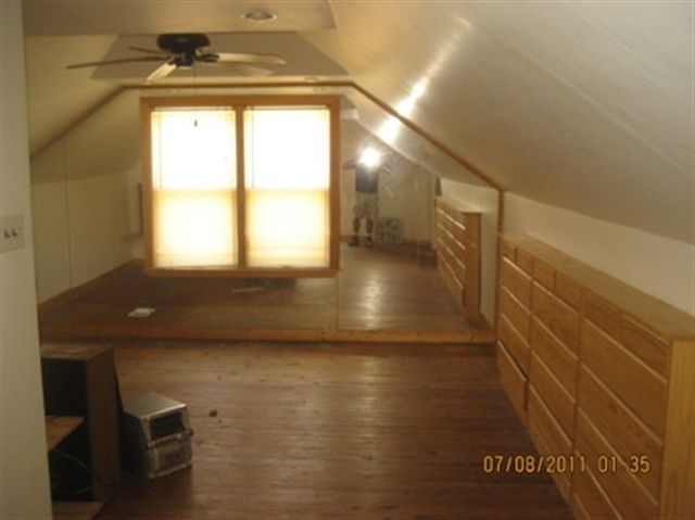 31065782-5.JPG