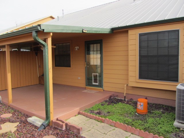 1914 20th Street Huntsville, TX 77340 - Photo 22 of 23 a front view of a house with porch