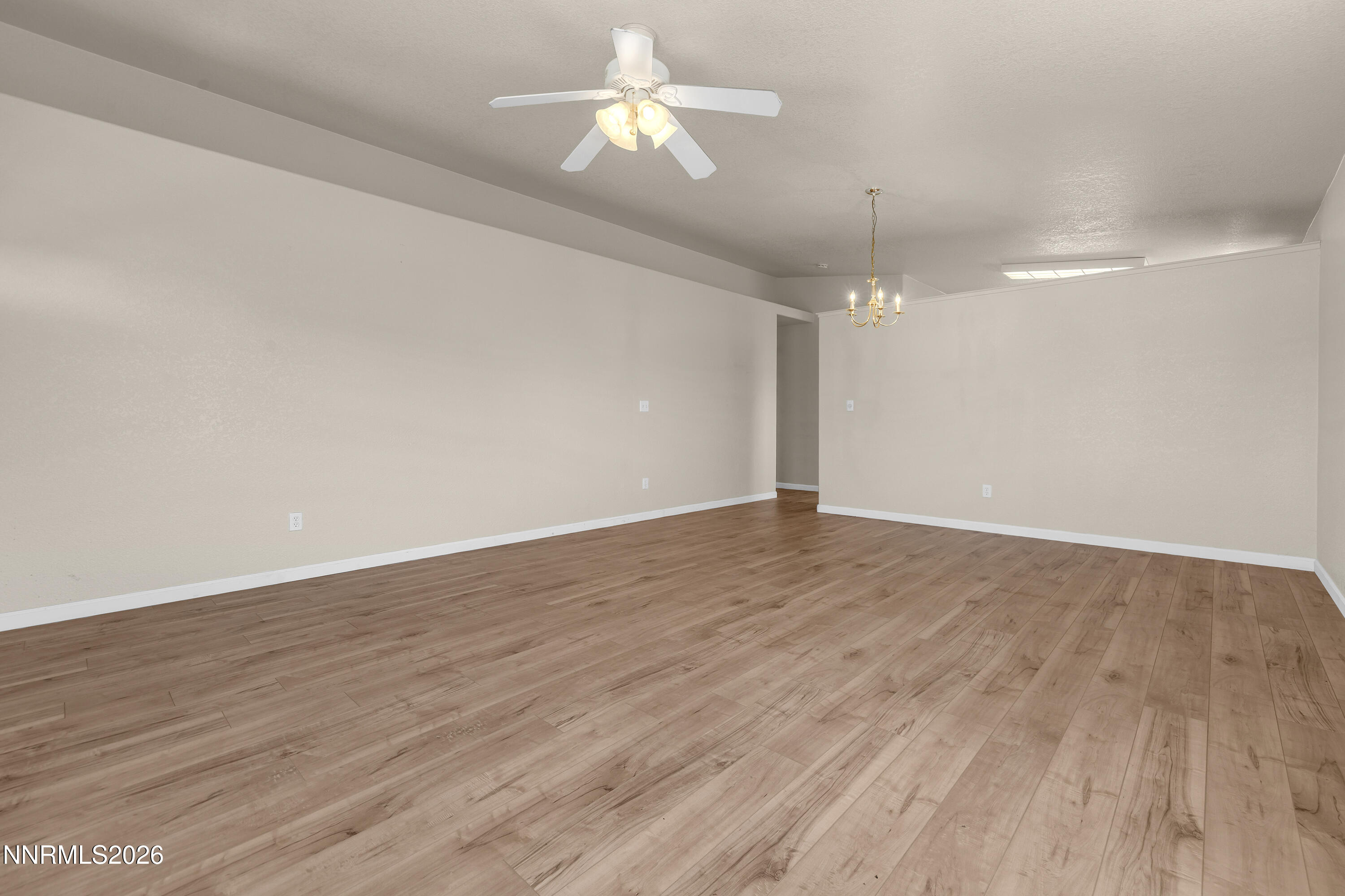 5486 Trapper Court Sun Valley, NV 89433 - Photo 4 of 37 Trapper5486-004