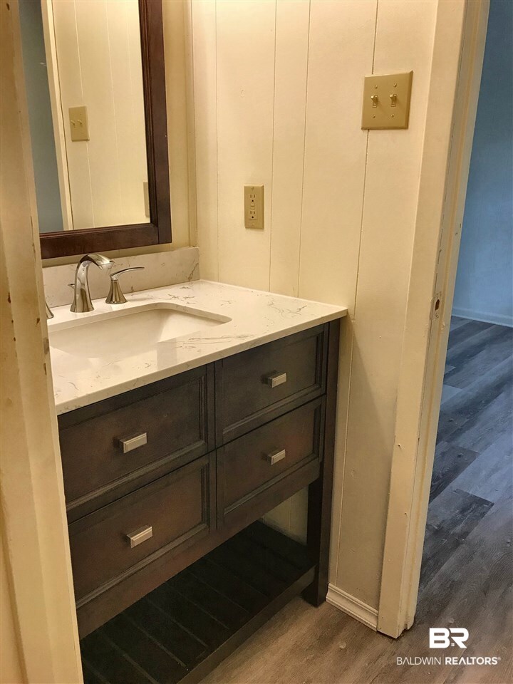 17500 Fort Morgan Road Gulf Shores, AL 36542 - Photo 21 of 30 Master bath vanity
