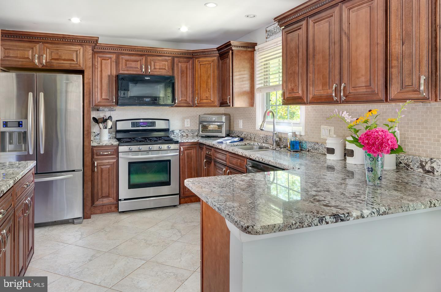 58 Blanchard Road Marlton, NJ 08053 - Photo 7 of 34 Kitchen, granite, stainless steel. Beautiful