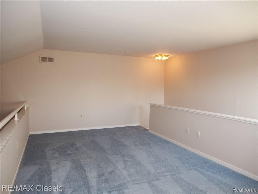 730 Hamilton Court, Unit 114 Rochester, MI 48307 - Photo 20 of 23 P6190025.JPG