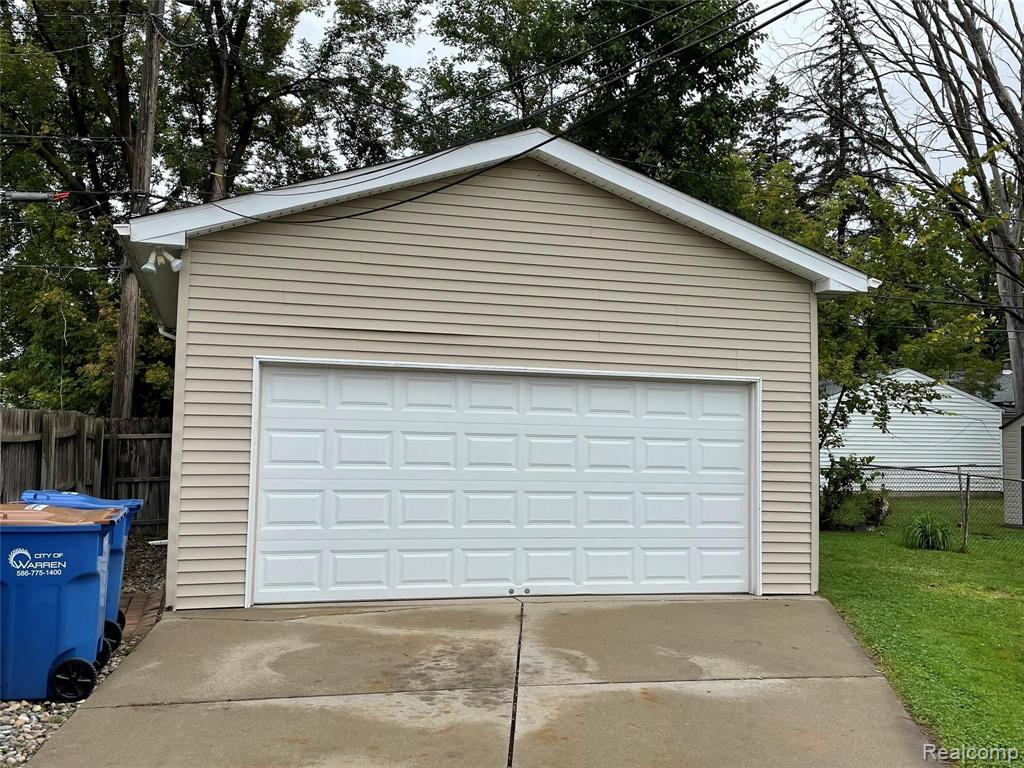 4143 Stephens Road Warren, MI 48091 - Photo 3 of 16