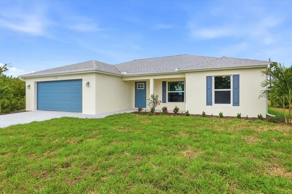 front view of house with a yard