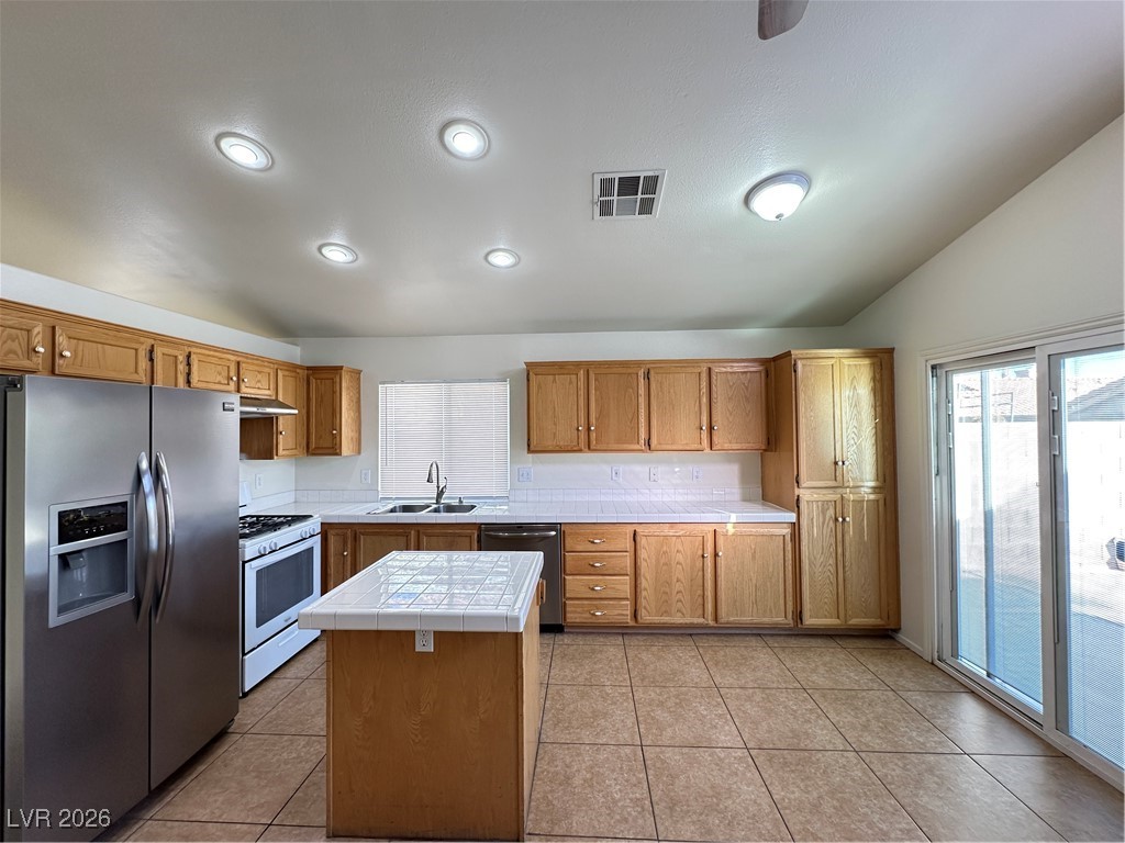 5520 Oakwood Ridge Street Las Vegas, NV 89130 - Photo 4 of 18