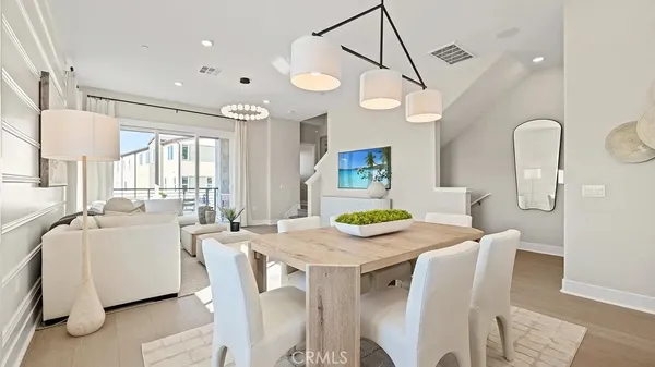 $1,319,990 | 15 Merit, Irvine, CA 92618