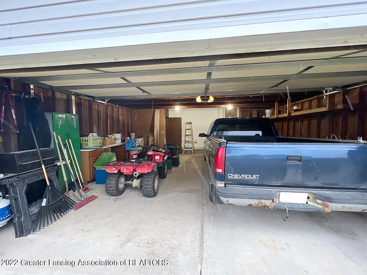4460 Swan Road Stockbridge, MI 49285 - Photo 47 of 59 garage