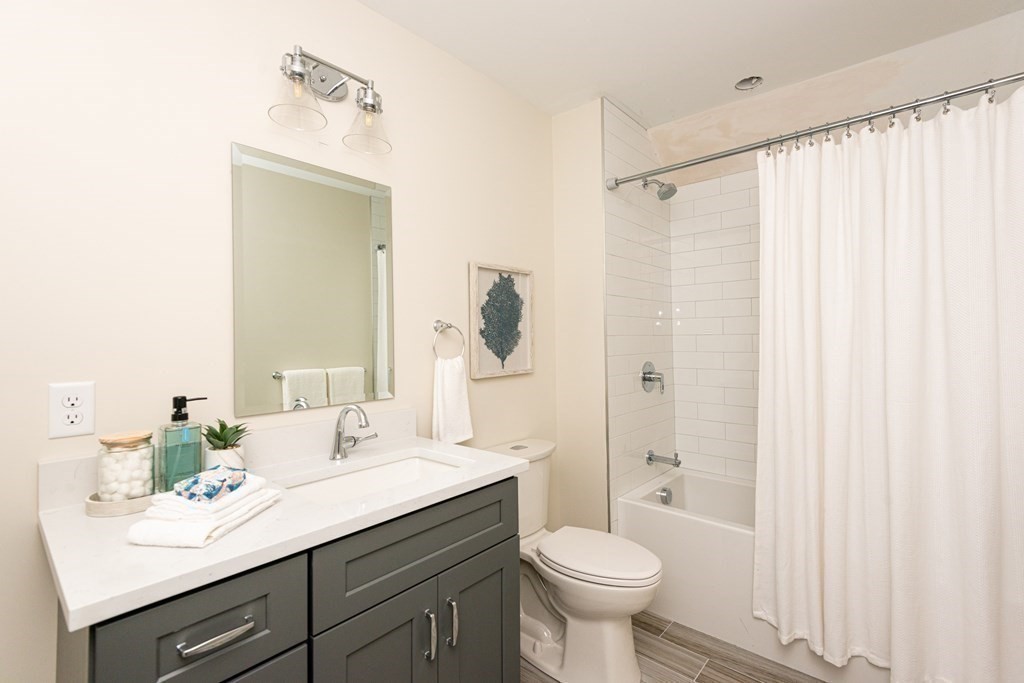 7 Depot Square, Unit 5 Ipswich, MA 01938 - Photo 33 of 40