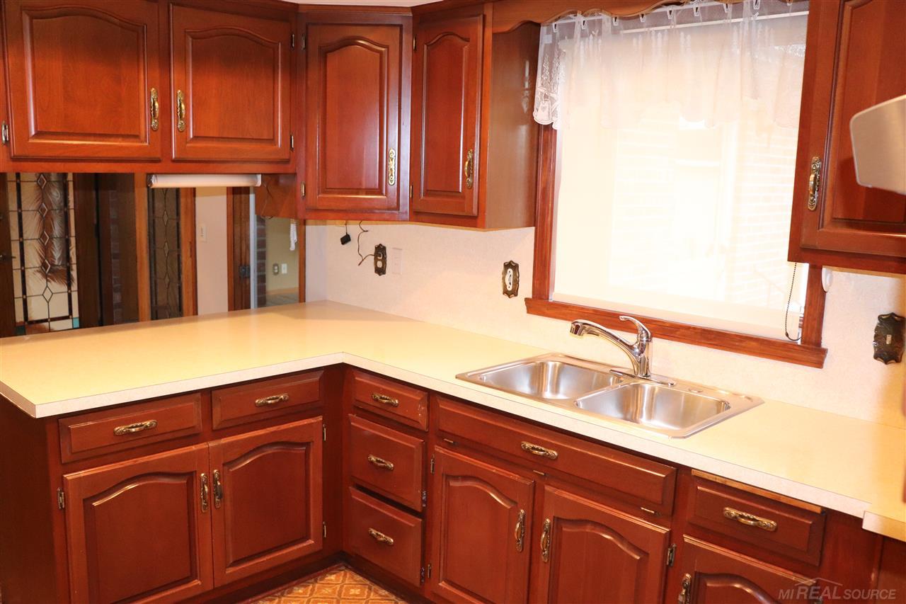 61560 Romeo Plank Road Ray, MI 48096 - Photo 27 of 46 50002451-26.JPG