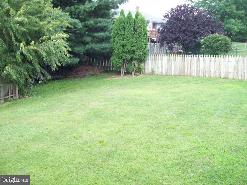 207 Manor Ridge Drive Akron, PA 17501 - Photo 3 of 17