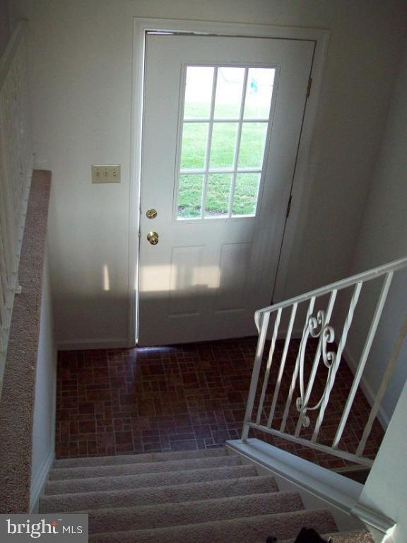 207 Manor Ridge Drive Akron, PA 17501 - Photo 4 of 17