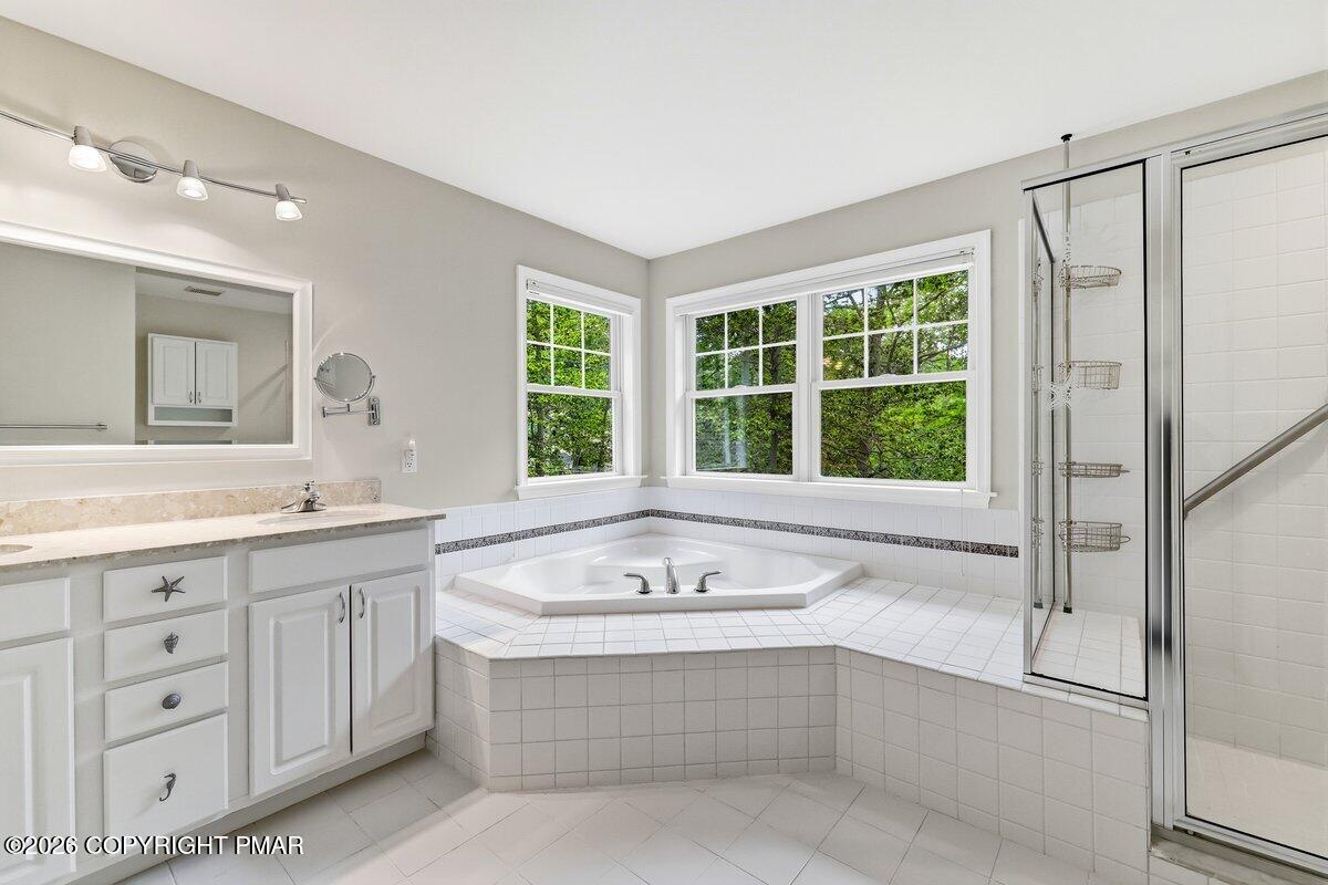 128 Creekside Road Canadensis, PA 18325 - Photo 24 of 68 Primary bathroom